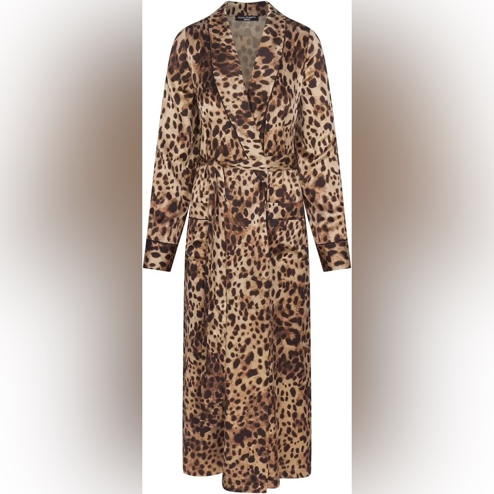 Skims x Dolce & Gabbana Leopard Print Silk Robe - Picture 3 of 9